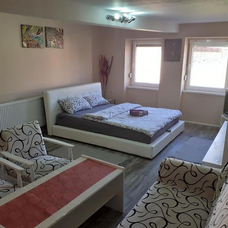 Mega Apartment Суботица Экстерьер фото